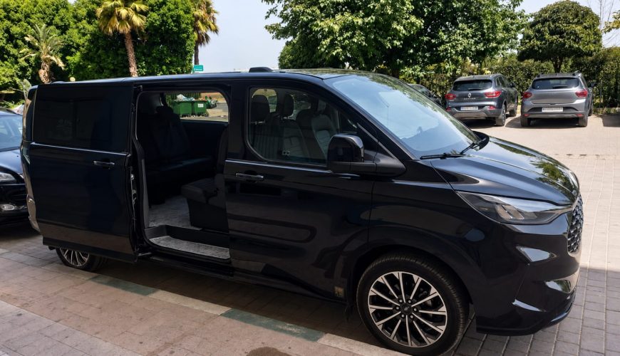 Van – Ford Tourneo