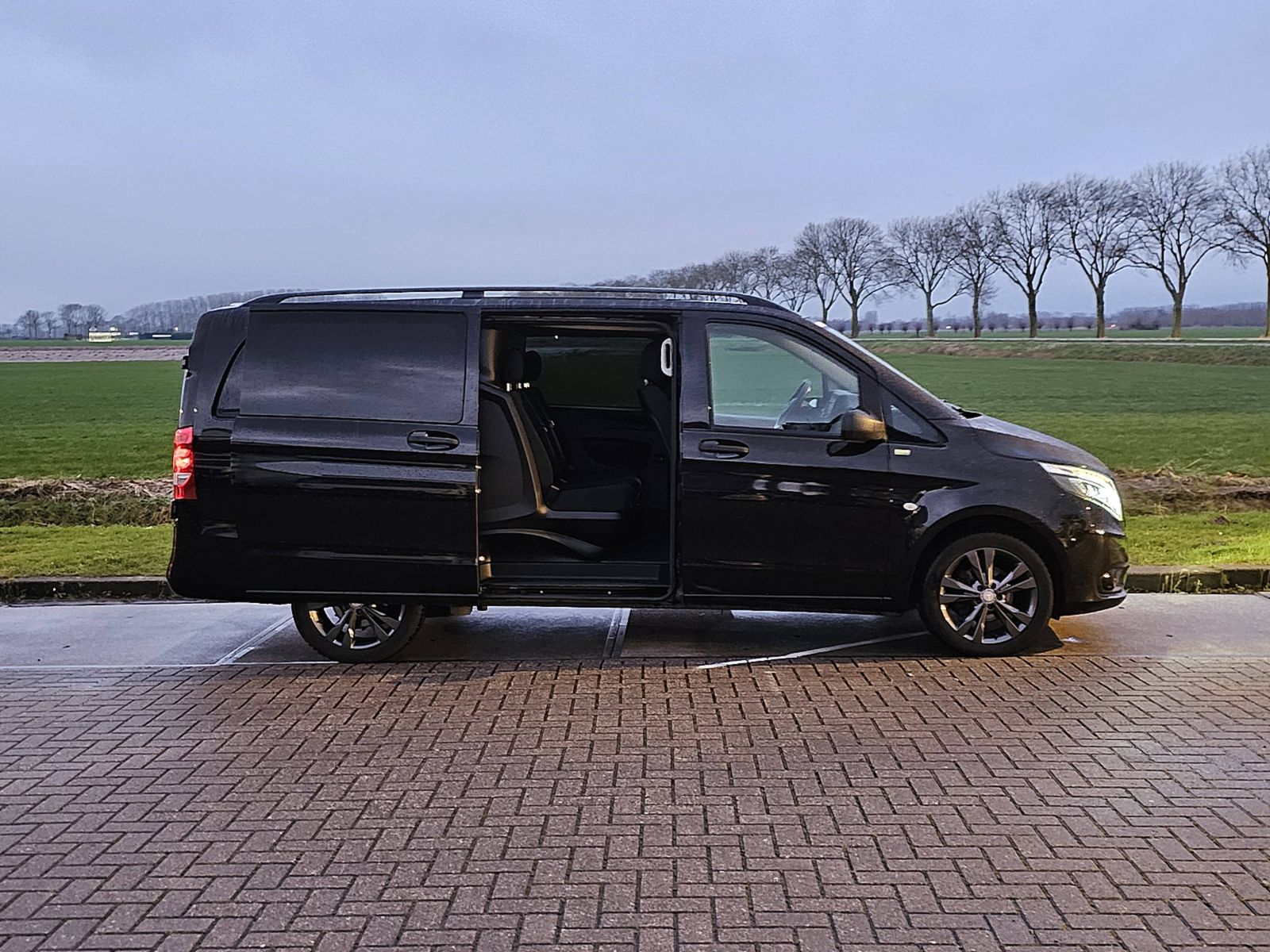 Van – Mercedes Vito